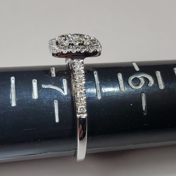 Beautiful design 14K white gold diamond ring - Picture 8 of 9